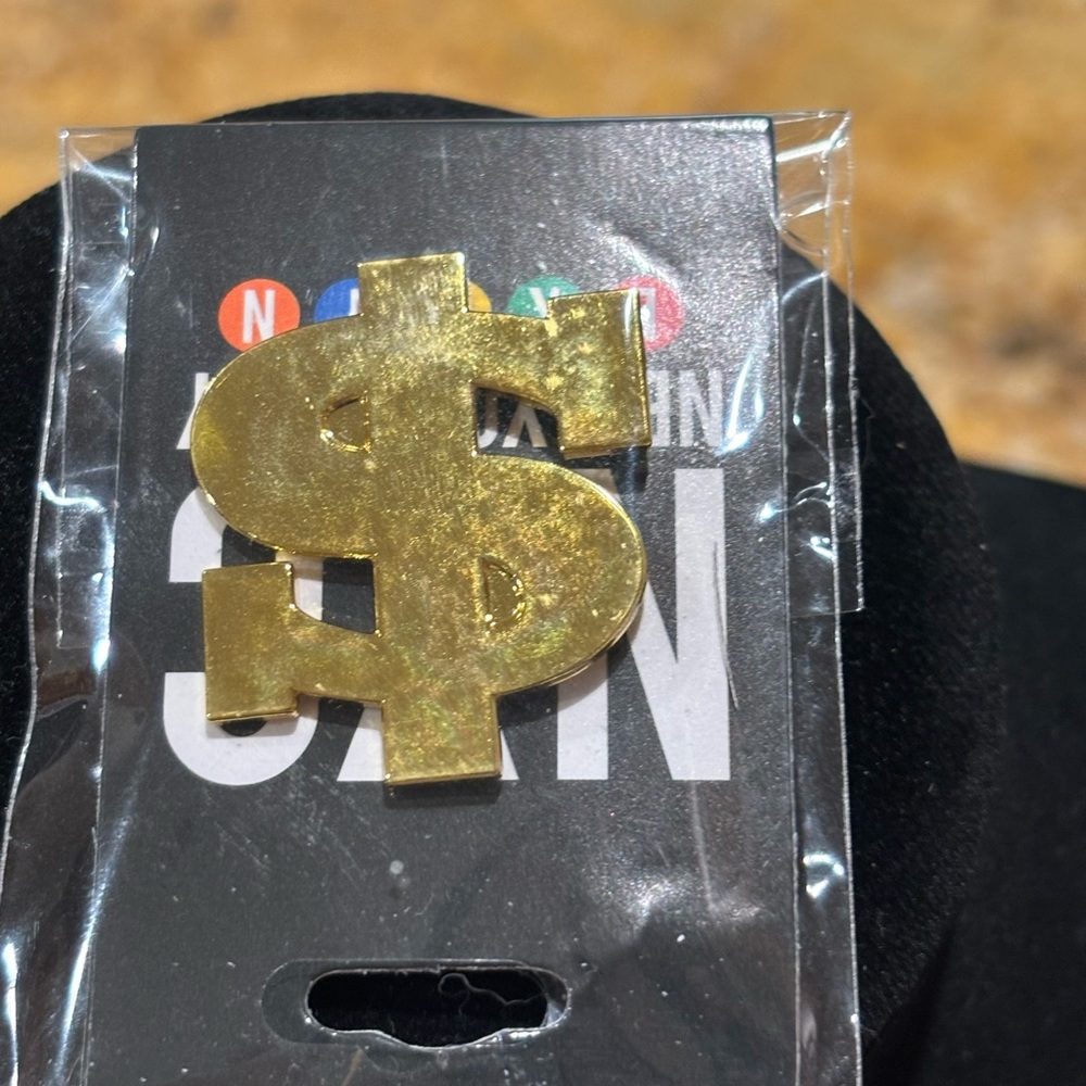 Gold Dollar Sign Pin